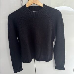 Vince Women's Black Crew Neck Sweater.